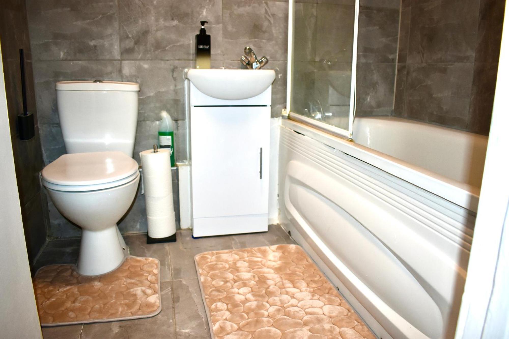 Luxury 2 Bedroom Apartment, Parking, Few Minutes Walk From Wembley Stadium 伦敦 外观 照片