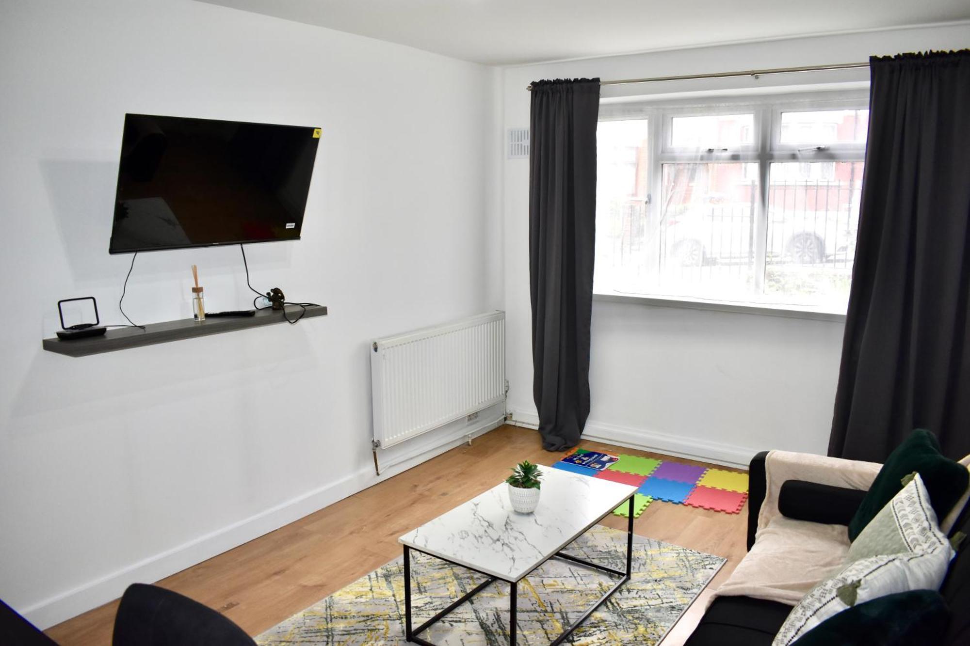Luxury 2 Bedroom Apartment, Parking, Few Minutes Walk From Wembley Stadium 伦敦 外观 照片