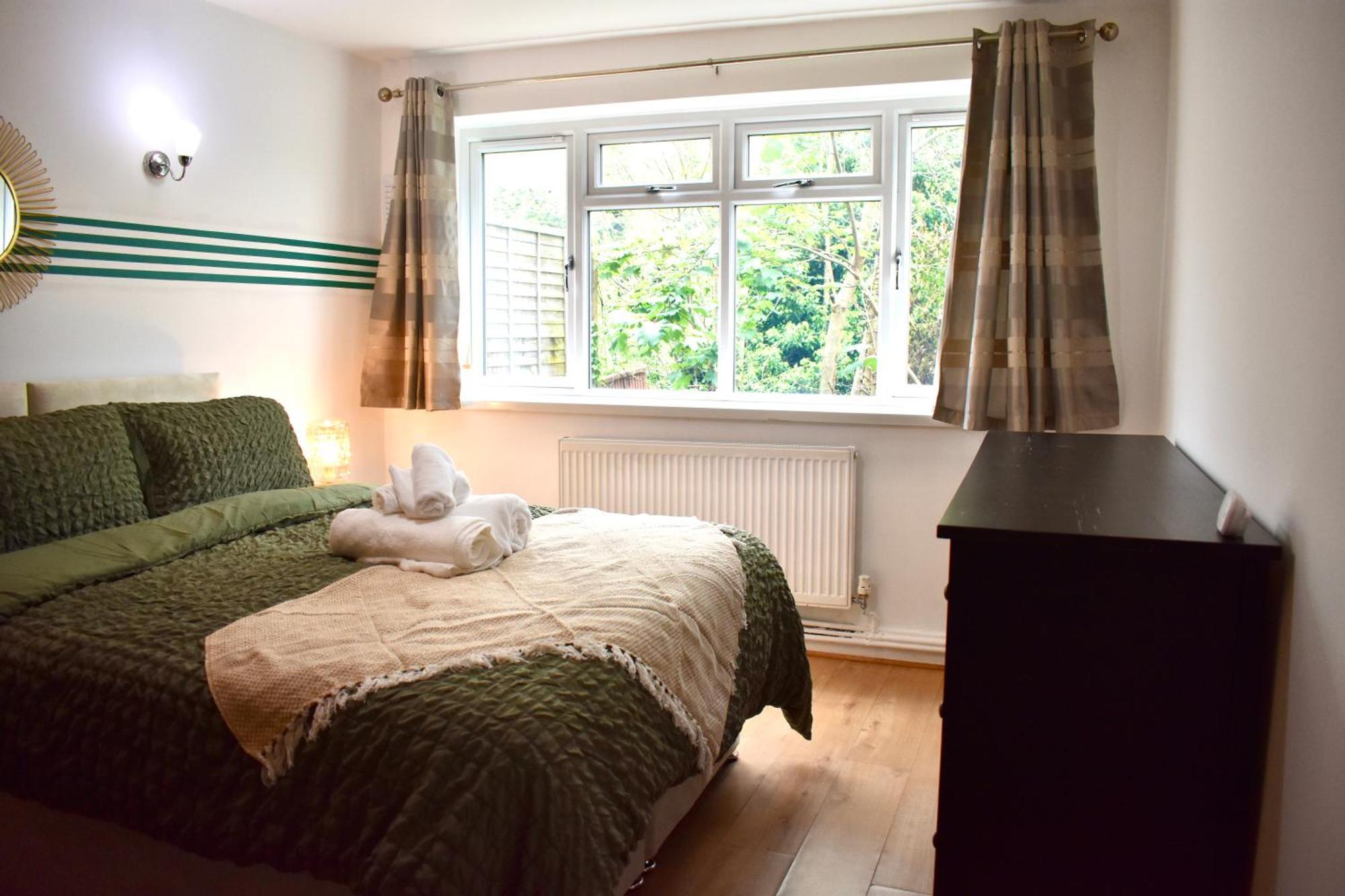 Luxury 2 Bedroom Apartment, Parking, Few Minutes Walk From Wembley Stadium 伦敦 外观 照片