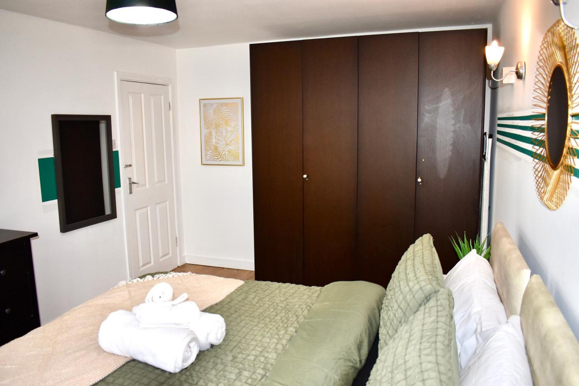 Luxury 2 Bedroom Apartment, Parking, Few Minutes Walk From Wembley Stadium 伦敦 外观 照片